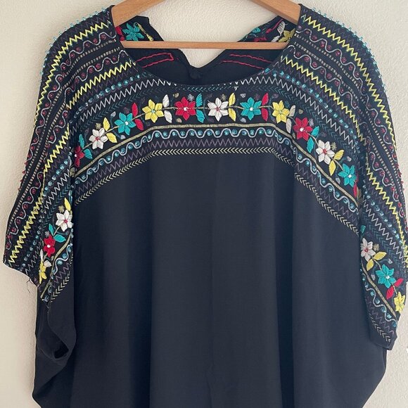 DOUBLE D RANCH Black Embroidered Poncho Top: NWOT! Fits Small-Large: Marked XS - Picture 1 of 7